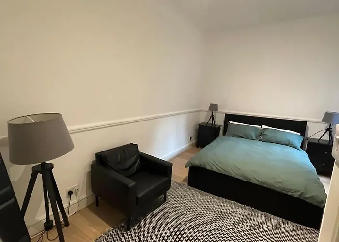 The Flat With The Heart